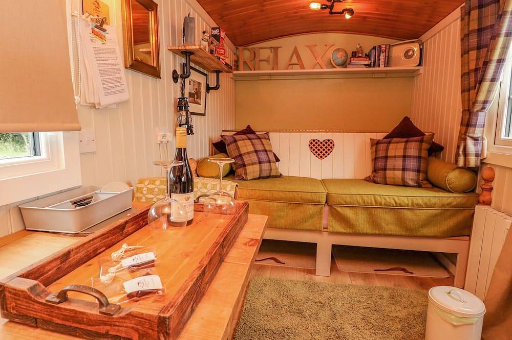 Heather Hut At Copy House Hideaway, pet friendly in Earby in Lancashire