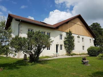 Gîte pour 7 personnes, avec terrasse et jardin dans Thiébouhans