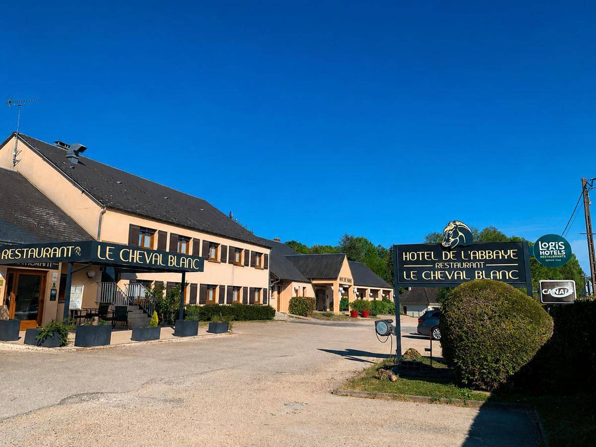 Logis Hotel Restaurant de l'Abbaye in Ferrières-en-Gâtinais, Région de Montargis