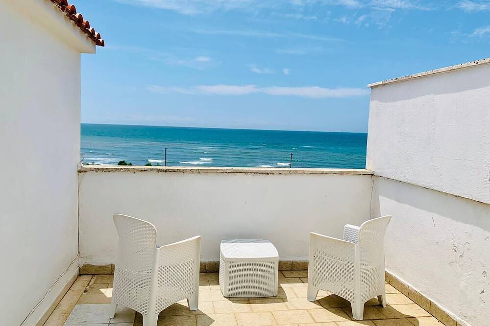 Entire apartment, Sea view apartment with private beach in Santa Marinella, Rome Province