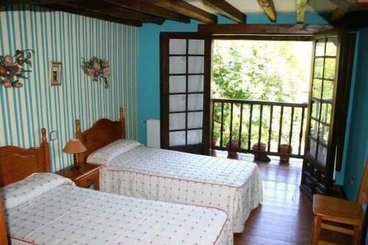 Apartamentos Padruno für 4 personen in Alfoz de Lloredo, Kantabrische Küste