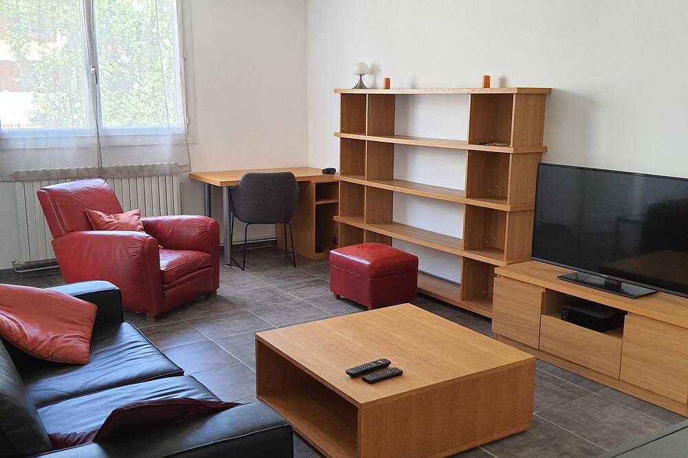 Entire apartment, Apartment for rent in secure residence with parking lot in Avignon, Vaucluse