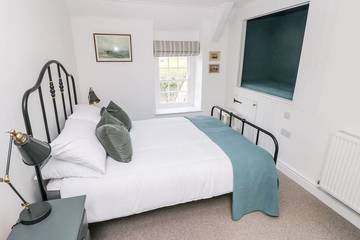 Holiday Home for 6 People in Pembroke, Pembrokeshire, Photo 3