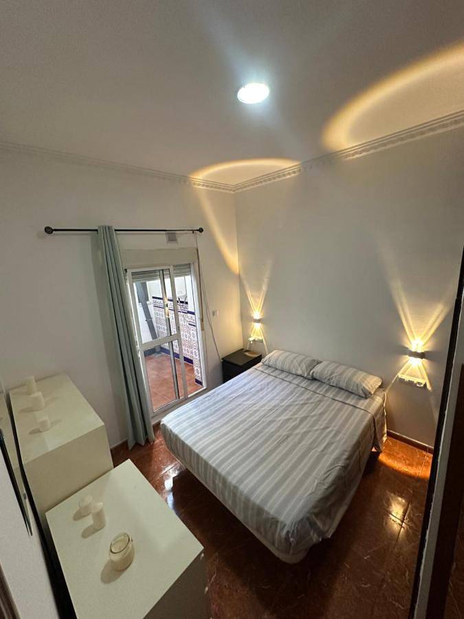 Apartamento para 4 personas, con terraza en La Línea de la Concepción