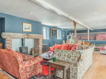 Holiday Home for 24 People in Pembroke, Pembrokeshire, Photo 3