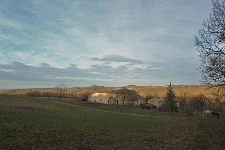 Chambre d’hôte pour 2 personnes, avec Terrasse ainsi que Jardin et Vue à Fiac (Tarn)