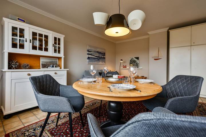 Ganze Wohnung, 2 Zimmer Ferienwohnung mit uneinsehbarem Balkon im Herzen von Hörnum in Nordfriesische Inseln (Schleswig-Holstein) (Schleswig-Holstein), Hörnum