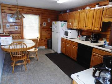 Log Cabin for 12 Guests in Deep Creek Lake, Garrett County, Picture 1