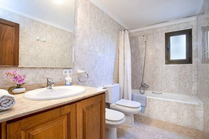 Ganze Wohnung, Clean and practical great apartment on the best beaches in Mallorca in Colònia de Sant Jordi, Ses Salines