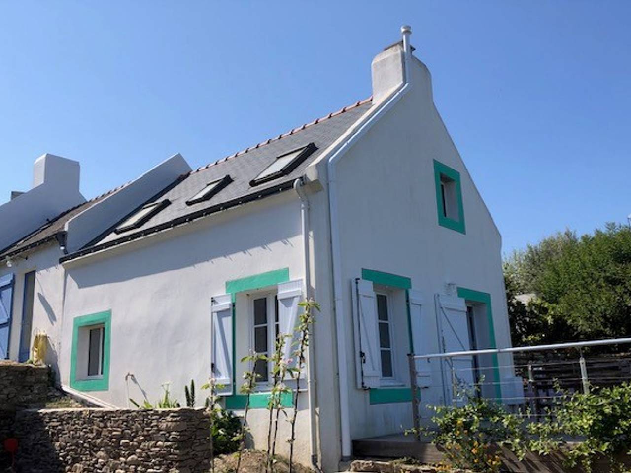 Terraced house 200m from the beach in Samzun, with garden in Locmaria, Côte des Mégalithes
