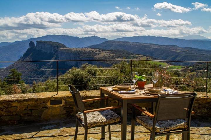Hôtel pour 2 personnes, avec vue ainsi que jardin et piscine à Rupit i Pruit - 2