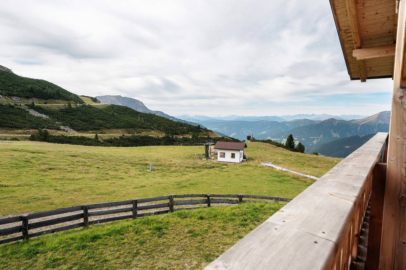 Ganze Wohnung, Apartment 'Obergeschoss' mit Bergblick, gemeinsamer Terrasse und Wlan in Sarntal, Sarntaler Alpen