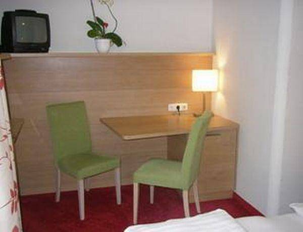Ganze Ferienwohnung, Doppelzimmer mit Dusche, Wc in Golling an der Salzach, Tennengau