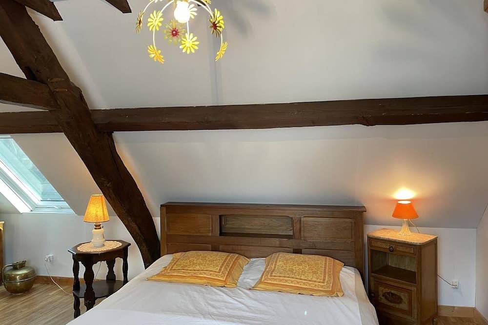 Maison familiale avec clim et wifi au cœur de la Montagne Bourbonnaise in Arfeuilles, Région de Vichy