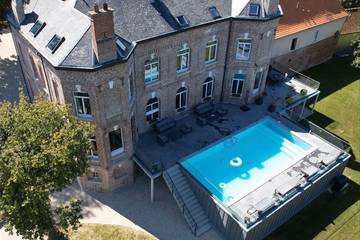 Chambre d’hôte pour 14 personnes dans Picquigny