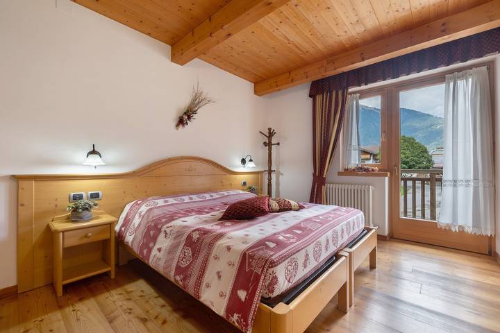Ferienwohnung für 2 Personen, mit Balkon und Garten