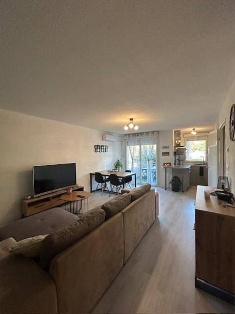 Appartement entier, T2 cosy, calme et 2 Parking privé avec Piscine in Aucamville, Toulouse et ses environs