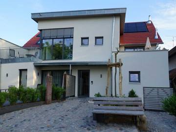 Ferienwohnung für 2 Personen, mit Balkon und Garten, kinderfreundlich in Markgraeflerland