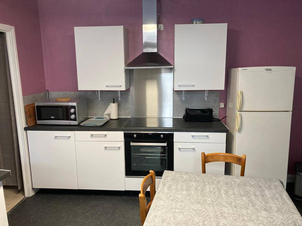 Appartement entier, Two-Bedroom Apartment in Solre-le-Château, Avesnes-sur-Helpe