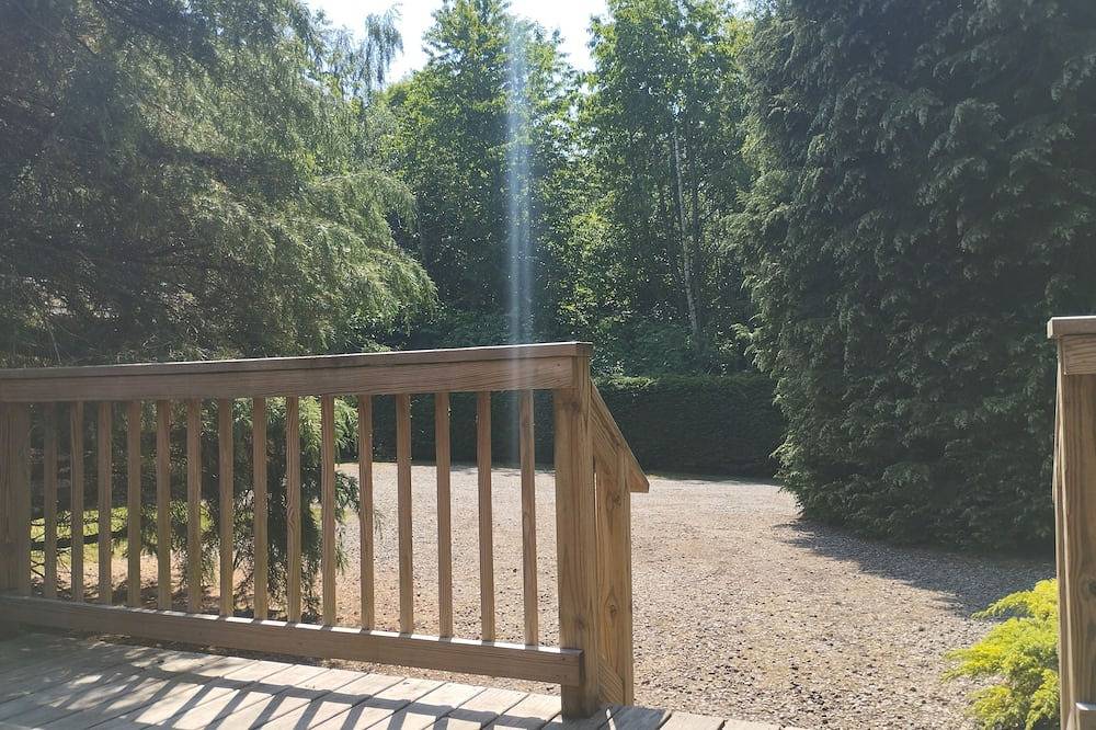 A charming & traditional Scandinavian log cabin within a tranquil setting. in Nördliches Yorkshire