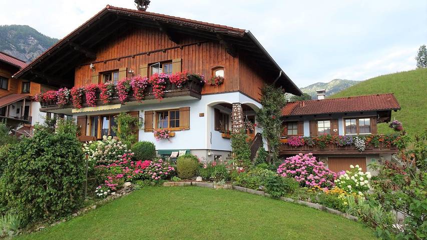 Ferienwohnung für 4 Personen, mit Pool und Garten in Bad Goisern am Hallstättersee - 2