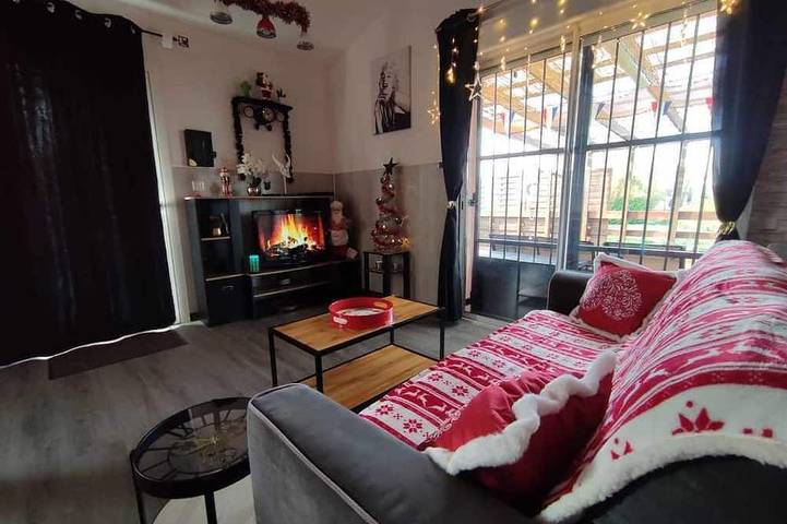 Villa pour 4 personnes, avec jardin ainsi que terrasse et jacuzzi à Carcassonne
