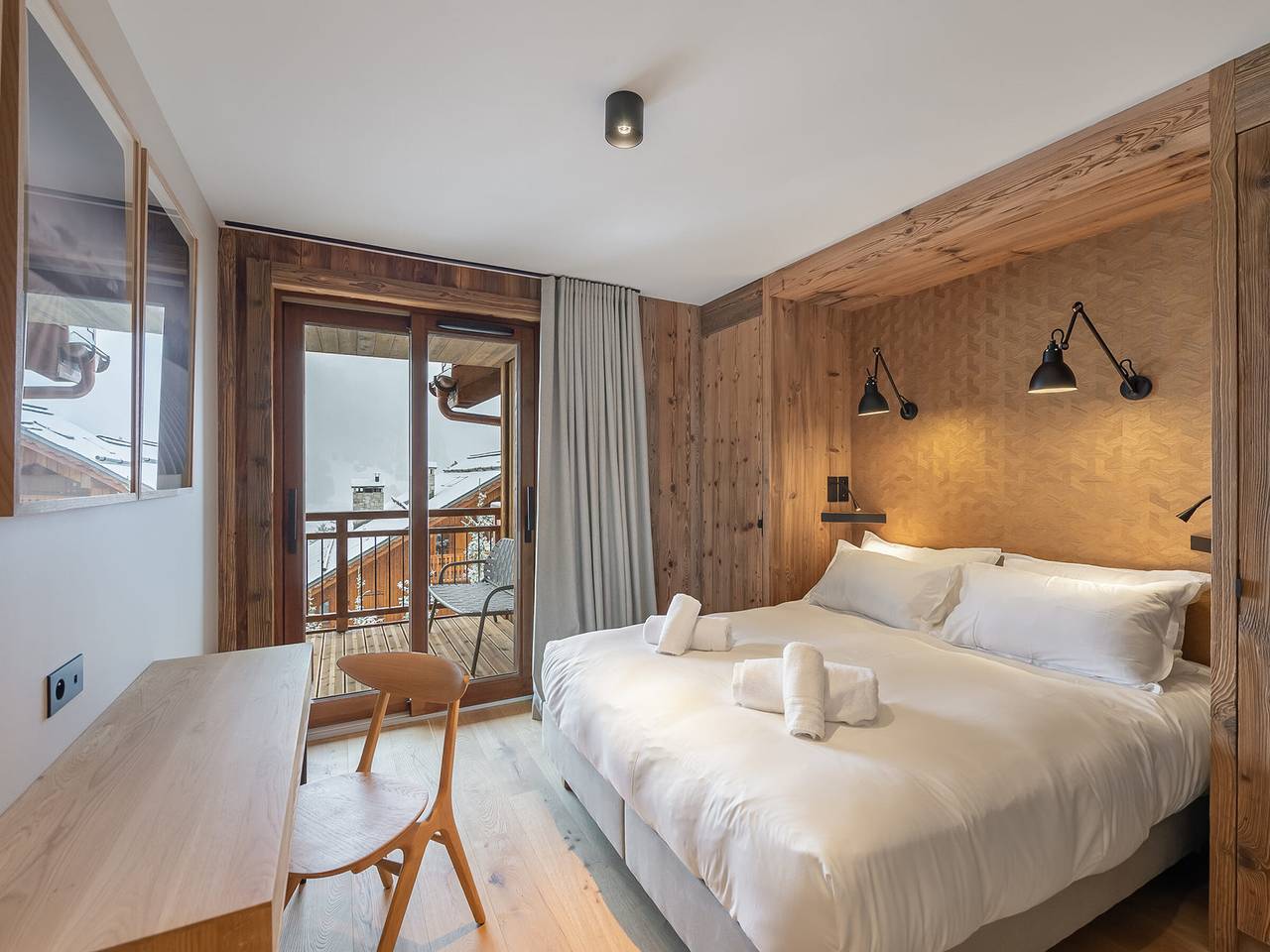 Entire apartment, Luxurious Apartment with Sauna, Near Slopes, Sleeps 8 in Les Allues, Les Trois Vallées