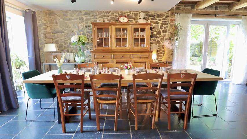 Location de vacances pour 9 personnes, avec jardin, animaux acceptés à Doische - 3