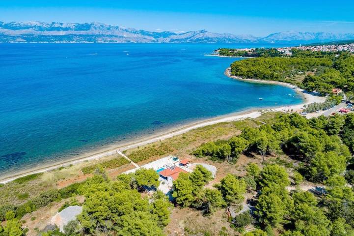 Villa voor 5 personen, with zwembad and tuin as well as uitzicht, met huisdier in Kroatië