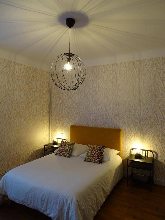 Double Room with Private External Bathroom in Dax, Région de Dax