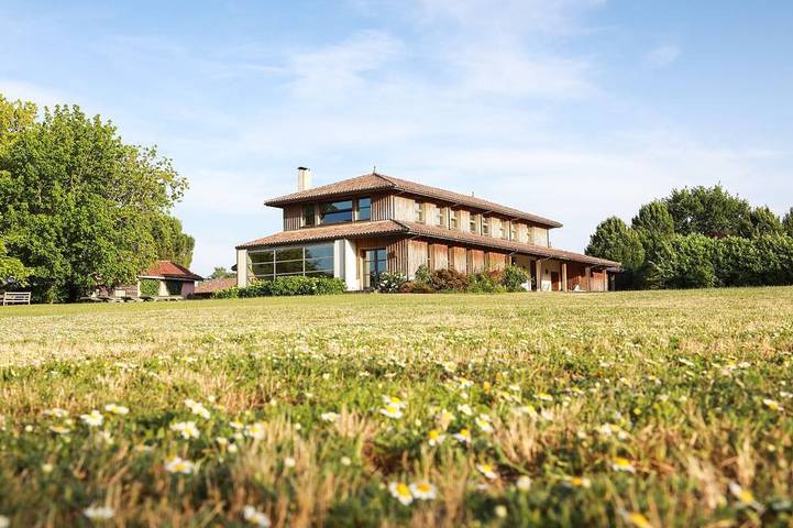 Maison de vacances pour 20 personnes, avec jardin et sauna à Saint-Julien-en-Born