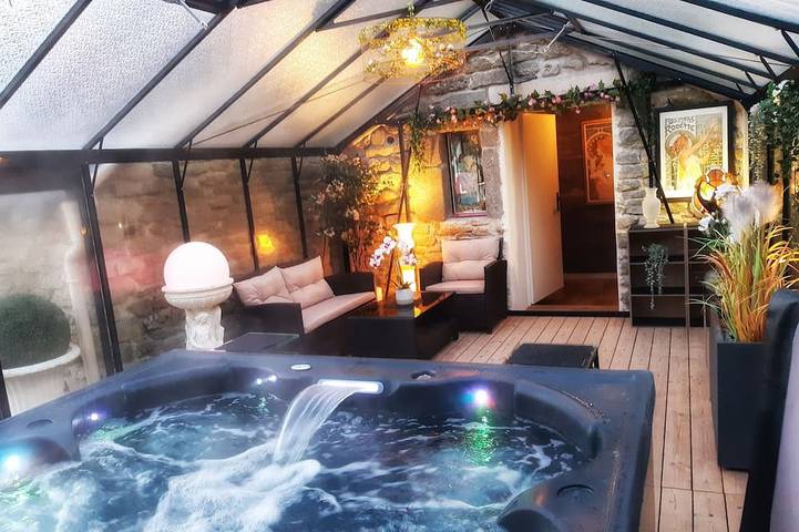 Location de vacances pour 2 personnes, avec Jacuzzi ainsi que Terrasse et Jardin à Trévron