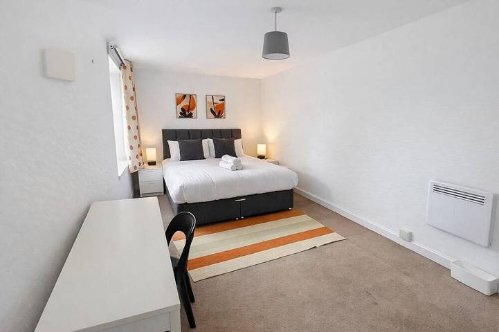 Entire apartment, 2 Bed  Arden Apartment, Parking, Top Location in Birmingham, Birmingham Area