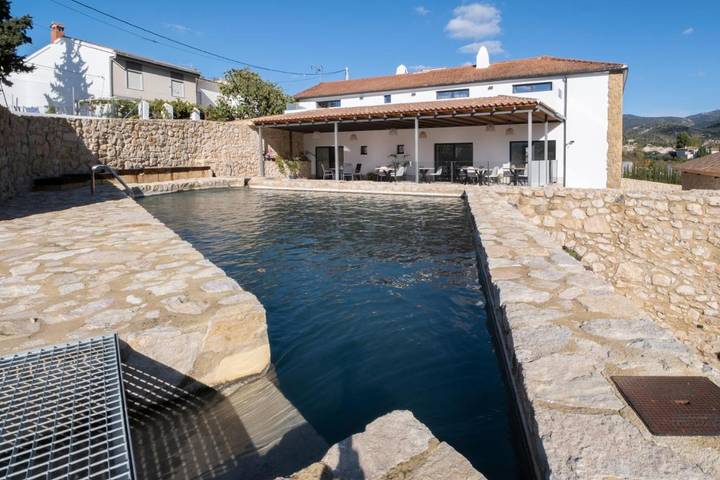 Hôtel pour 2 personnes, avec Balcon et Terrasse ainsi que Jardin et Piscine à Martos