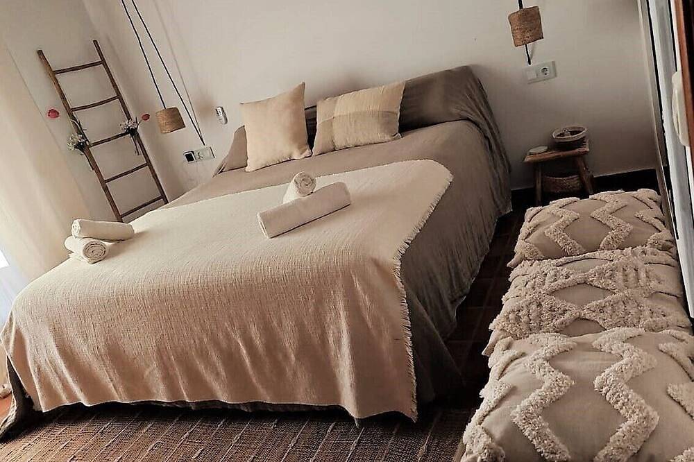 Ca Nura 48, Menorcan Village - Son Xoriguer, with pool 2 min from the beach in Son Xoriguer, Ciutadella