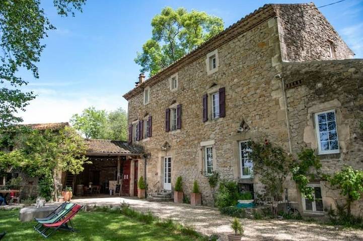 Gîte pour 11 personnes, avec Jacuzzi et Jardin