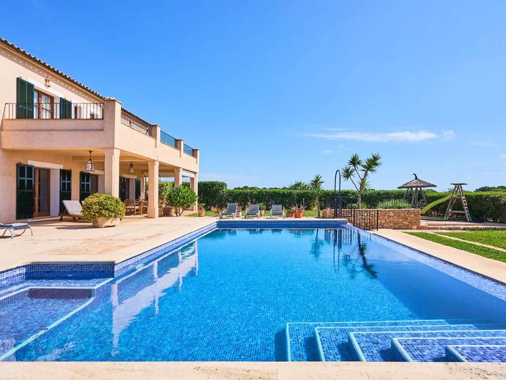 Villa pour 8 personnes, avec piscine et jardin dans Cala Serena