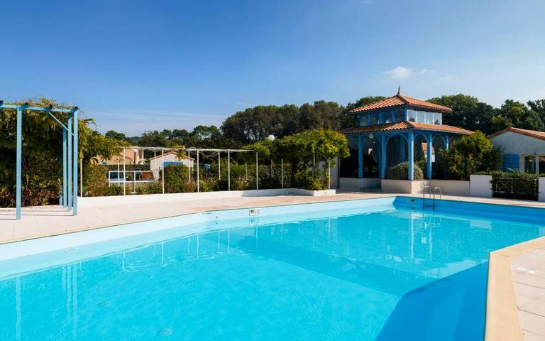 Ferienpark für 4 Personen, mit Garten und Pool in Frankreich