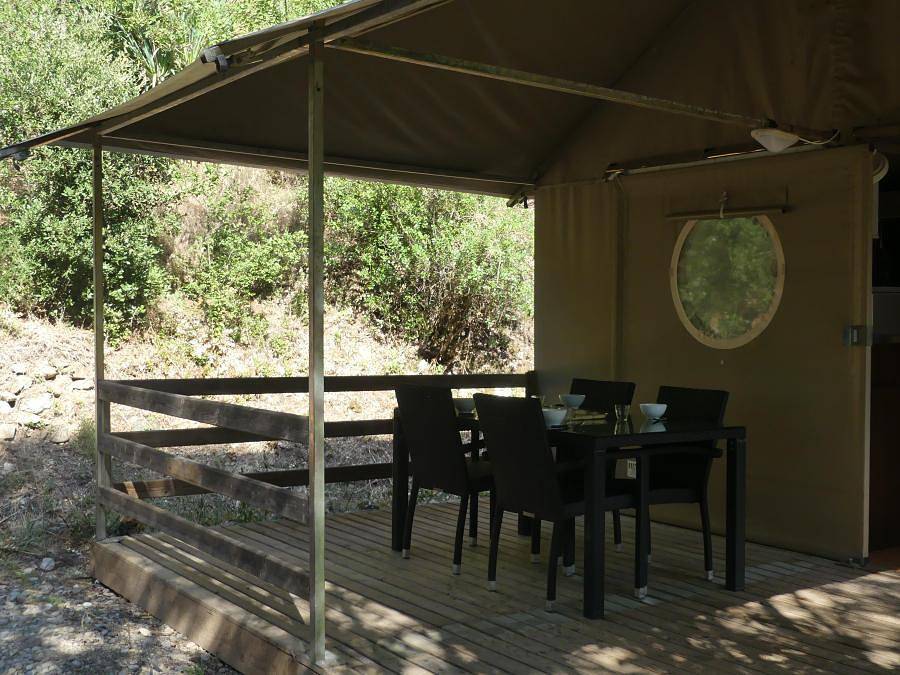 Camping de Montolieu - Bungalowzelt 4 personen - Insolite Essentiel 2 Schlafzimmer, Küche und Duschraum in Montolieu, Carcassonne und Umgebung