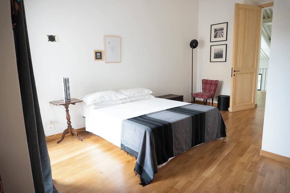 Umbria Hideout Villa surrounded by a green view from the garden through the hill in Foligno, Perugia Provinz