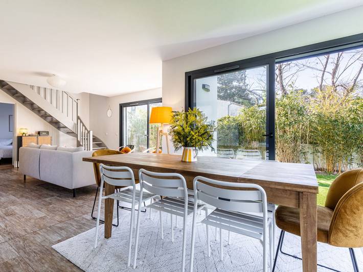 Location de vacances pour 8 personnes, avec jardin dans Petite Plage Saint Trojan Les Bains