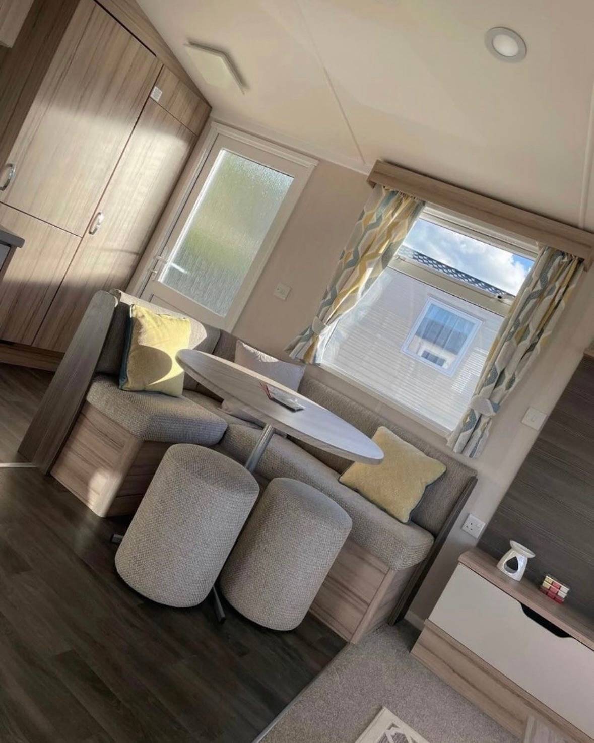 Beverley bay 2-Bed Caravan, Sleeps 6, Pet Friendly in Goodrington, Paignton