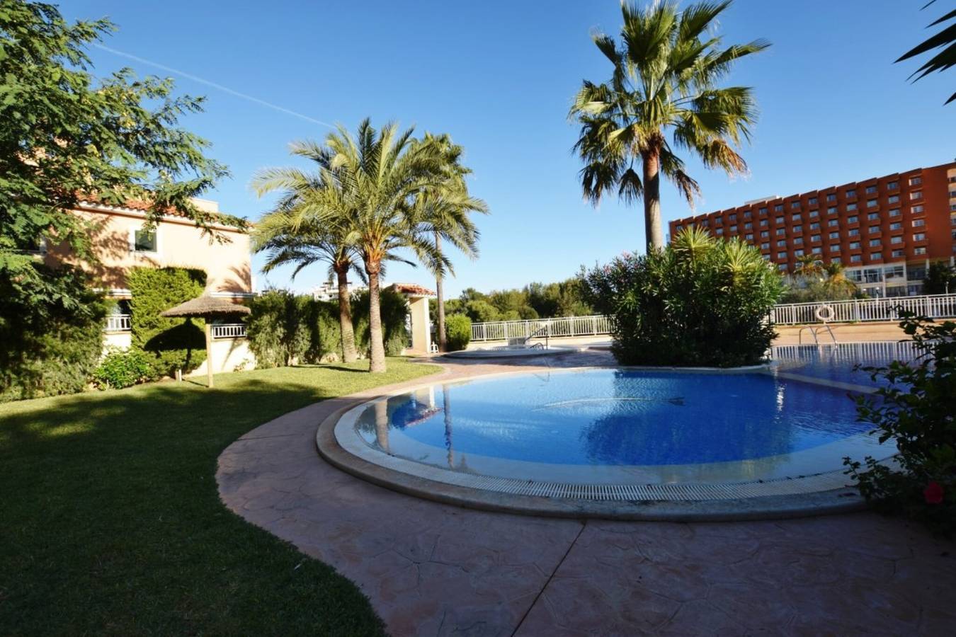 Casa de férias 'Can Tomeu' com Jardim, Jacuzzi, Piscina Partilhada e Wi-Fi in Calas de Mallorca, Manacor