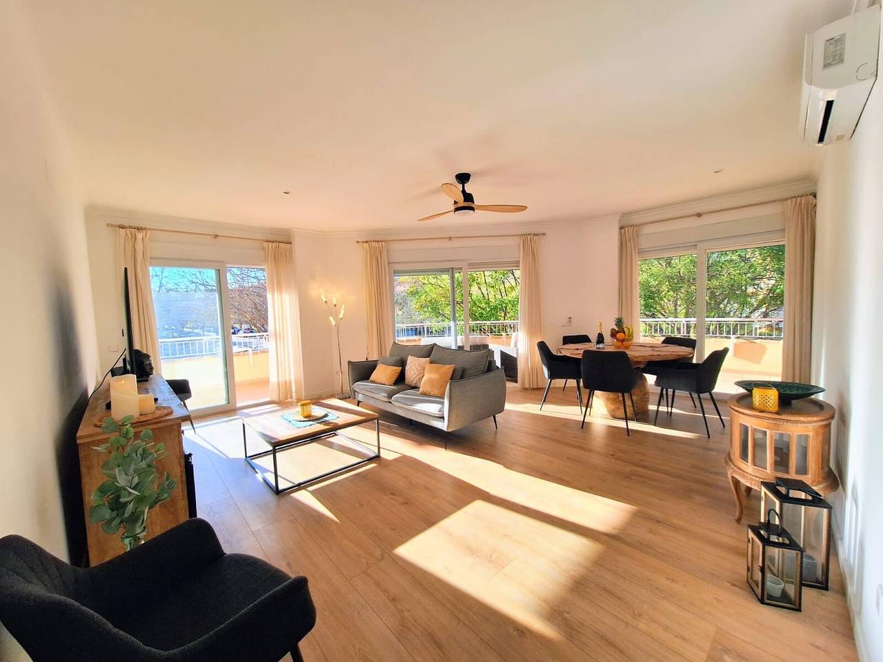 Holiday Home 'Sol y Luz en Puerto de Jávea' with Shared Pool, Wi-Fi & Air Conditioning in Javea Port, Jávea
