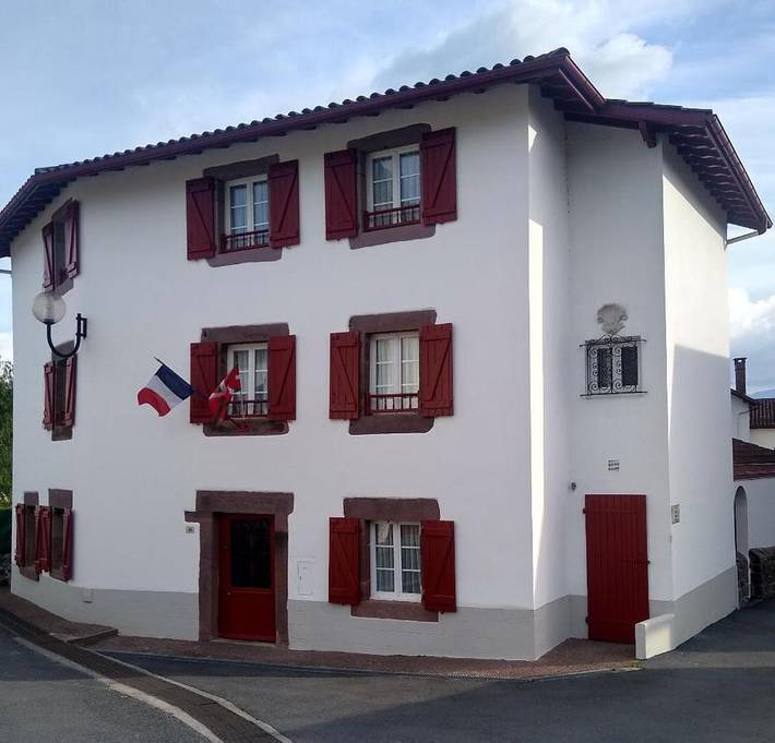 Chambre d’hôte pour 3 personnes, avec Terrasse ainsi que Jardin et Vue