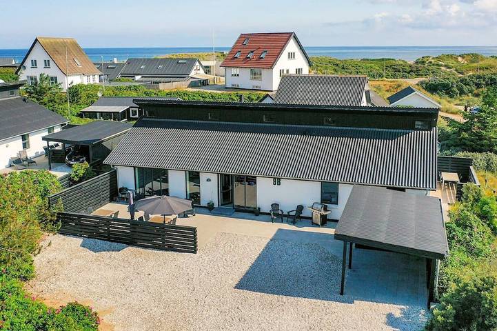 Ferienhaus für 10 Personen, mit Pool und Terrasse in Vorupør