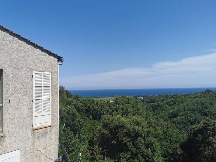 Location de vacances pour 6 personnes, avec jardin et vue à Talasani