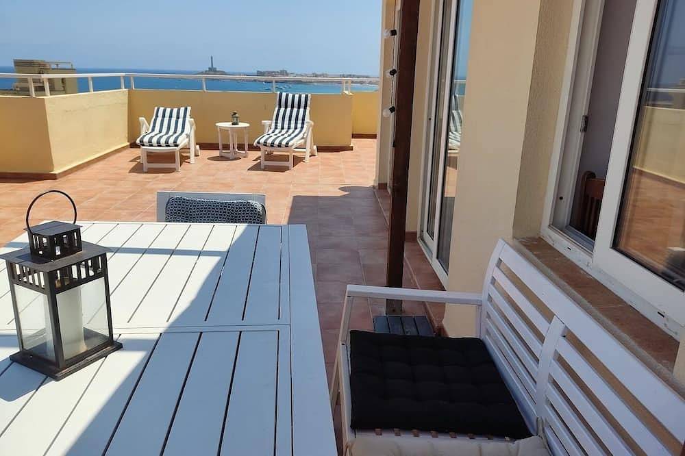 Entire apartment, Enjoy La Manga; the best beach, the best views and .... right at the beginning. in Mar Menor, Costa Cálida