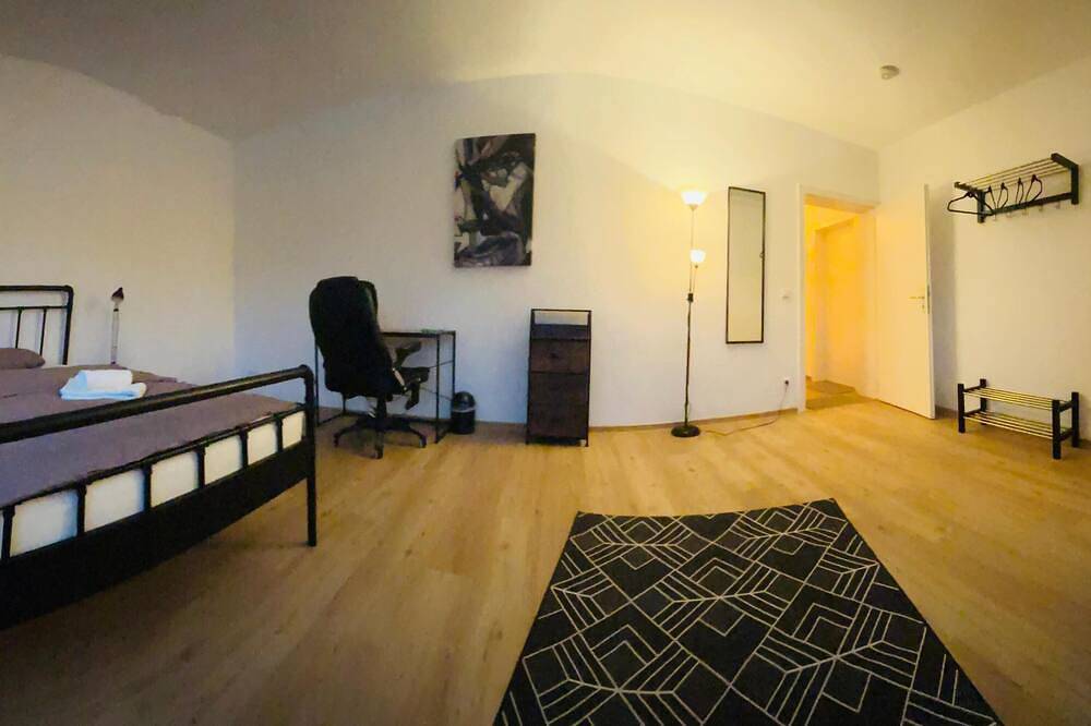 Ganze Wohnung, Zimmer \"black\" in Wg - zentral & ruhig - Vw, Autostadt, Vfl- Parkplatz und Wlan in Wolfsburg, Braunschweig und Umgebung