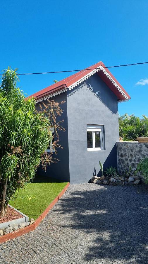 Location de vacances pour 2 personnes, avec jacuzzi ainsi que jardin et piscine dans La Bretagne - 3